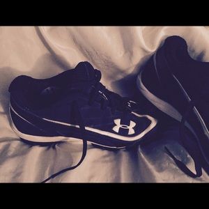 Baseball cleats